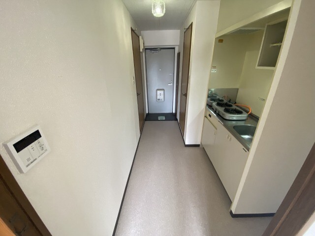 キッチン　※別室同じ間取りの写真。現況を優先します。