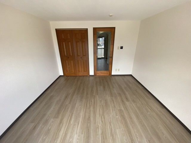 居室・リビング　※別室同じ間取りの写真。現況を優先します。