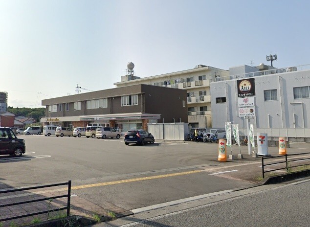 コンビニ　セブンイレブン宮崎神宮東３丁目店（コンビニ）まで346m