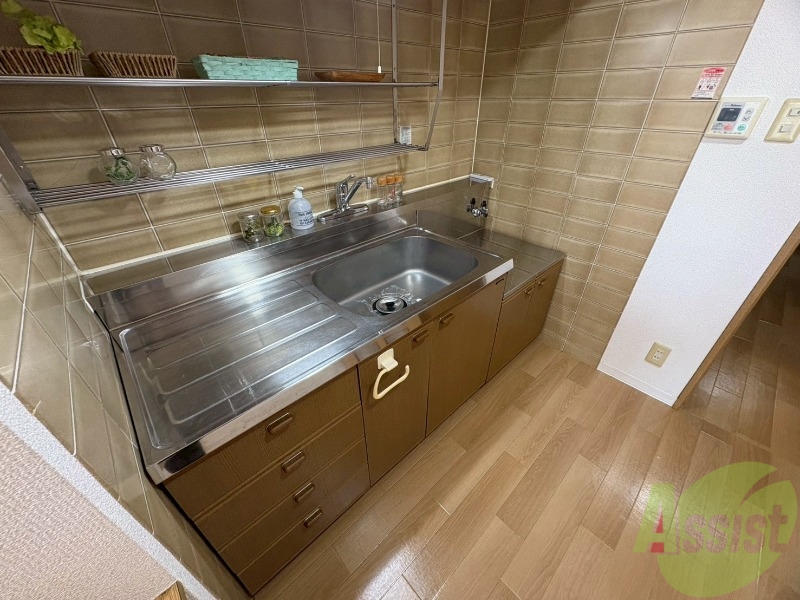 キッチン　こちらのキッチンは２口コンロ設置可能でございます。