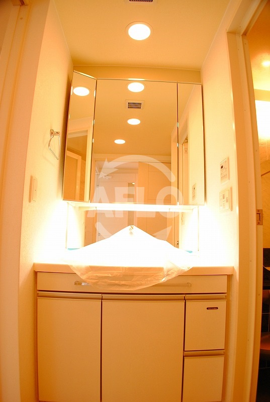 洗面設備　カスタリア阿倍野　独立洗面台