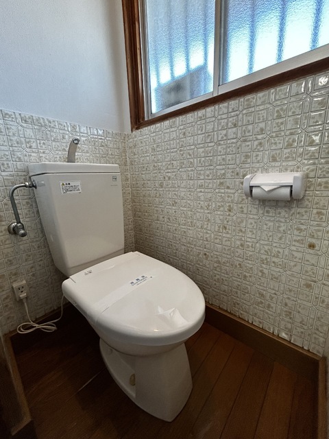 トイレ　暖房便座付のトイレ