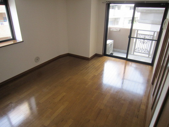 居室・リビング　※別号室の写真です