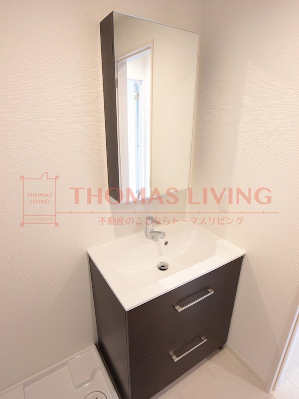 洗面設備　広さのある洗面脱衣所です。