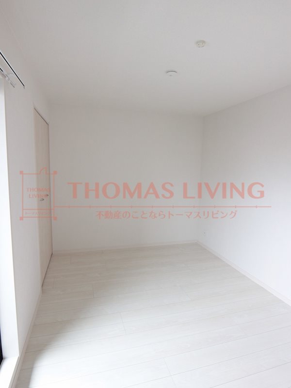 その他部屋・スペース　明るく過ごしやすい寝室です。