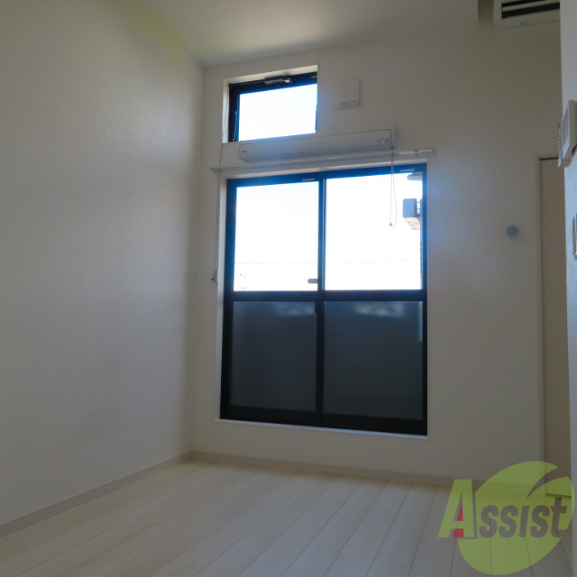 居室・リビング　明るい光が差し込む素敵なお部屋ですね～。