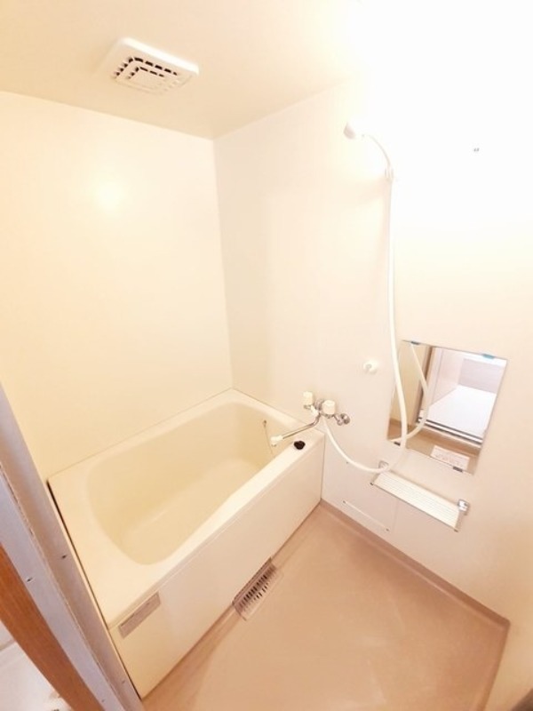 バス・シャワールーム　図面と現状に相違がある場合には現状を優先