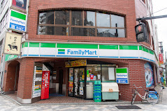 コンビニ　ファミリーマート 六本木東店（コンビニ）まで197m