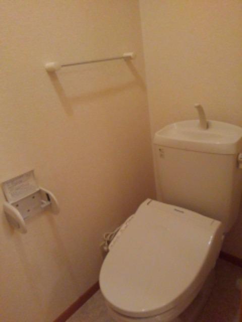 トイレ　温水洗浄便座