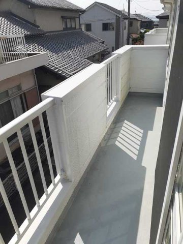 バルコニー　お洗濯にも便利なバルコニー付き