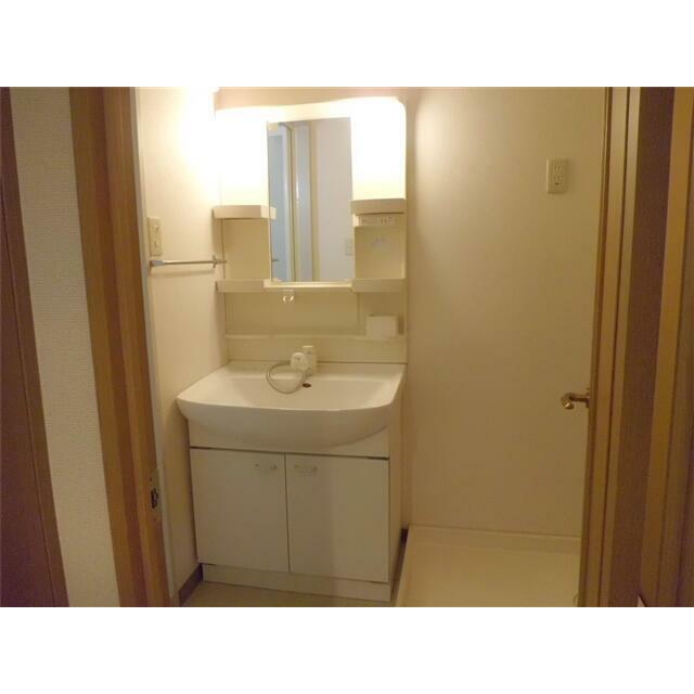 洗面設備　身支度に欠かせない独立洗面台♪