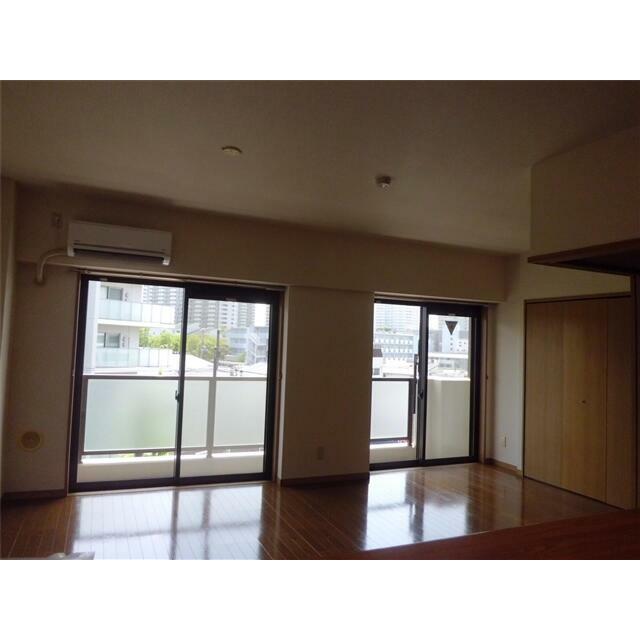 居室・リビング　開放感のあるゆったりとしたお部屋です♪