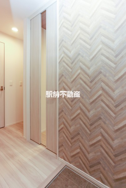 玄関　写真は同タイプ別号室