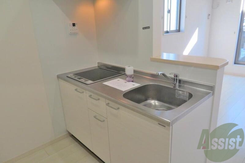 キッチン　キッチンにはＩＨクッキングヒーターが付いています。