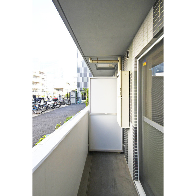 バルコニー　陽当たり良好なバルコニーです