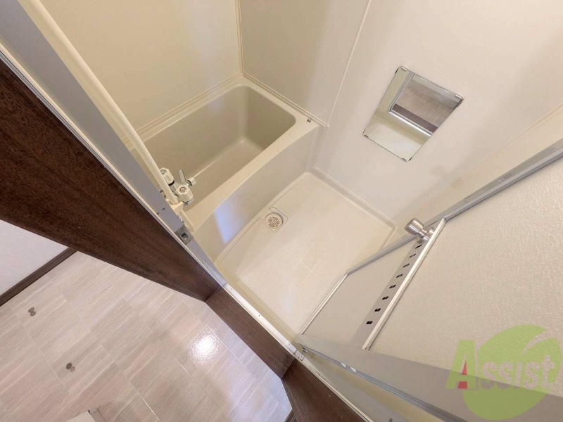 バス・シャワールーム　ユニットバスです。疲れを癒すのに欠かせませんね！