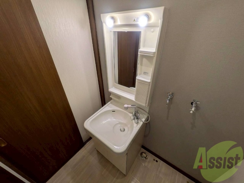 洗面設備　こちらに洗面台があります。朝の洗顔はこちらで。