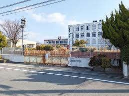 小学校　伊丹市立鴻池小学校（小学校）まで959m