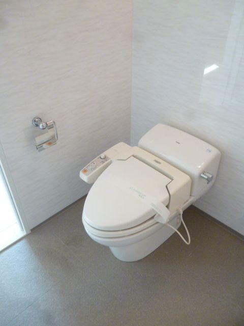 トイレ　※こちらの写真は他部屋になり参考写真です