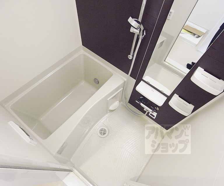 バス・シャワールーム　追炊き機能付きバス。