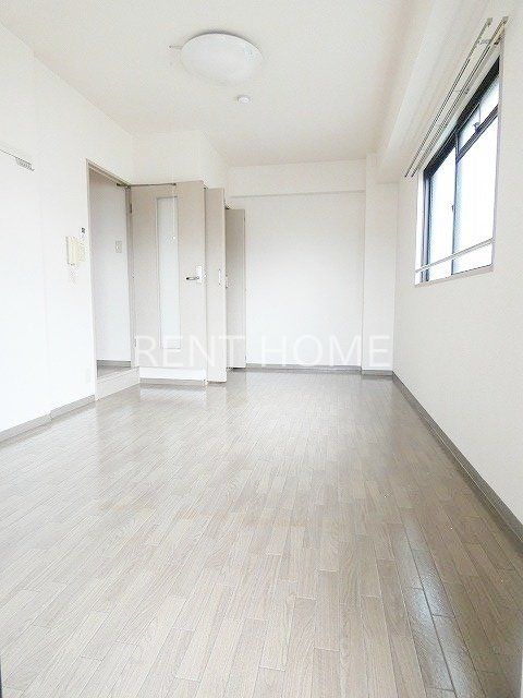 居室・リビング　広めの7帖の洋室