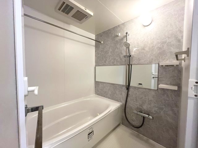 バス・シャワールーム　写真は、他部屋の同間取りです(現況優先)