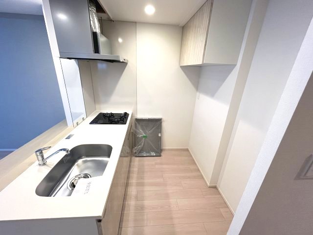 キッチン　写真は、他部屋の同間取りです(現況優先)