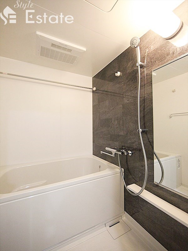 バス・シャワールーム　バスルーム