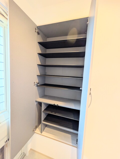 玄関　大容量のシューズボックス