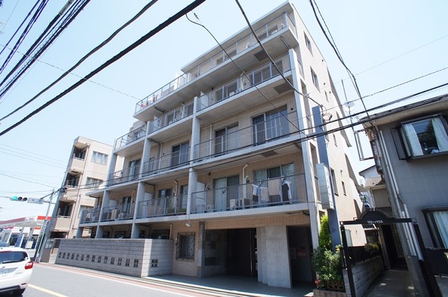 建物外観　安心のオートロック付き鉄筋コンクリートマンションです♪