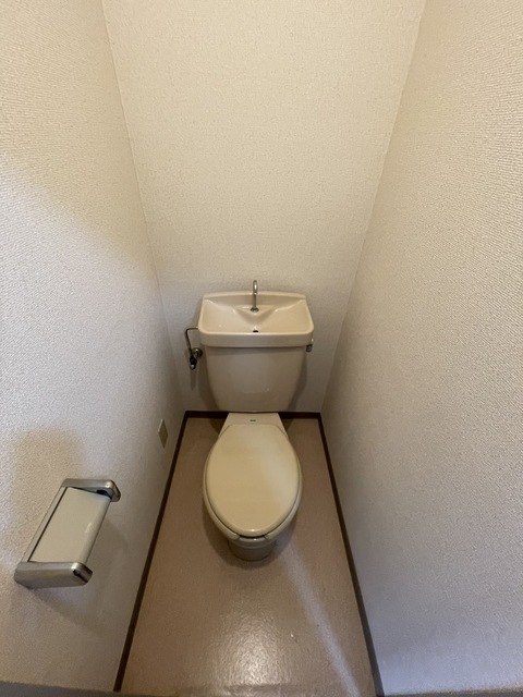 トイレ　★温水洗浄便座に変更予定★