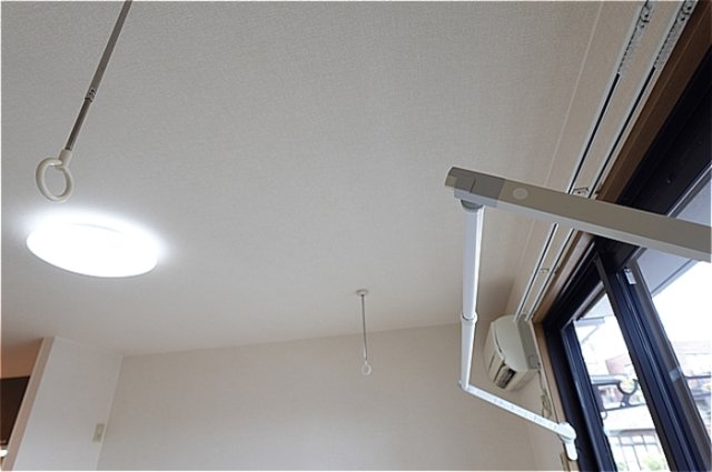 その他設備　２タイプの室内物干し