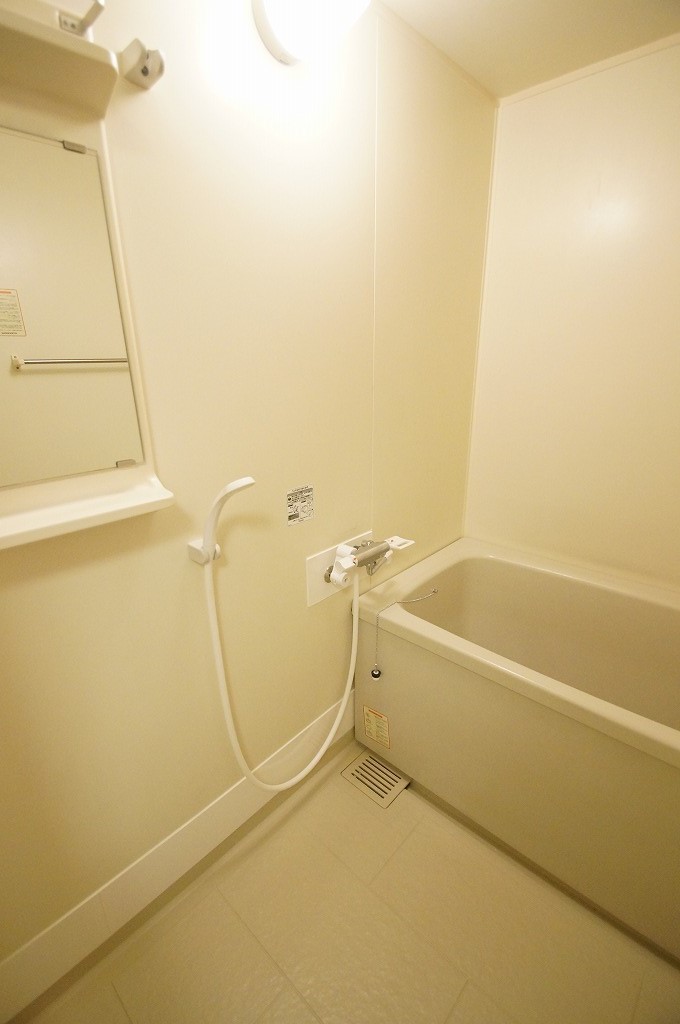 バス・シャワールーム　「人気条件のバス・トイレ別です」