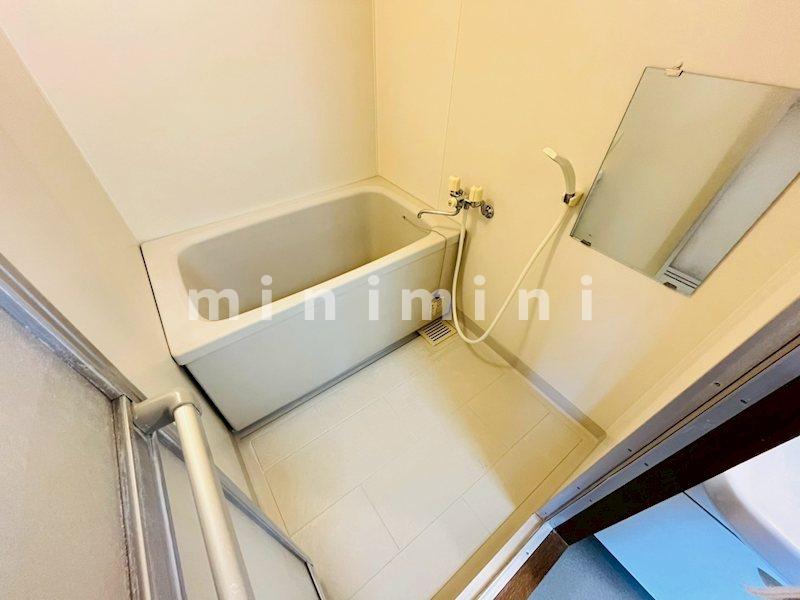 バス・シャワールーム　※写真は別号室のものですので現状優先とさせていただきます