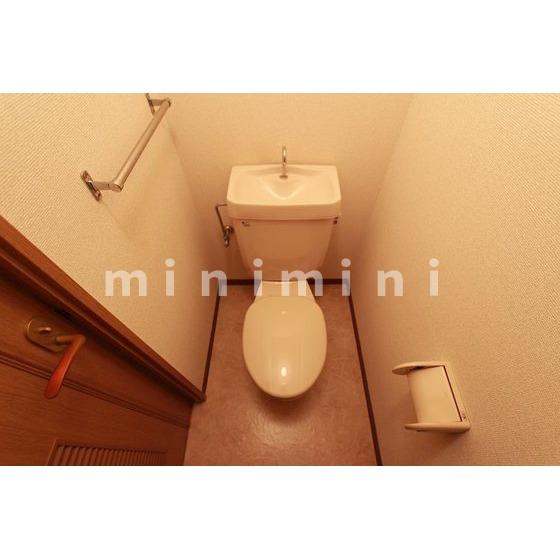 トイレ　※写真は別号室のものですので現状優先とさせていただきます