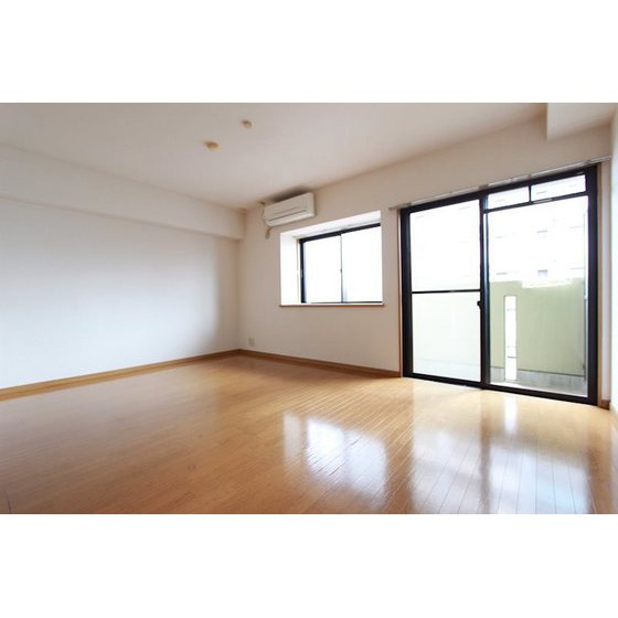 居室・リビング　※写真は別号室のものですので現状優先とさせていただきます