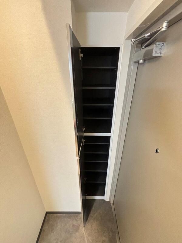 玄関　別号室参考写真（反転）