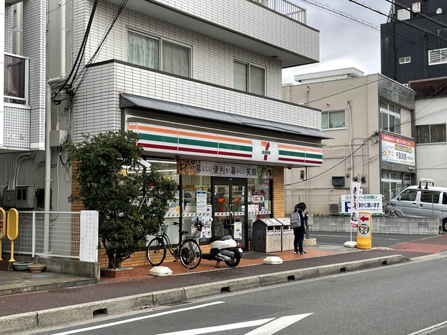コンビニ　セブンイレブン千葉松波店（コンビニ）まで448m
