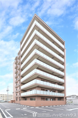 建物外観　９階建て、３ＬＤＫ９戸・２ＬＤＫ１７戸！インターネット無料！