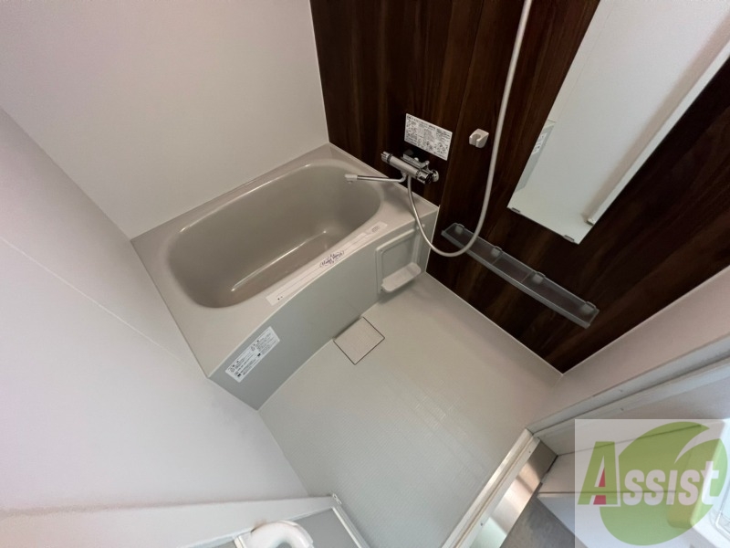 バス・シャワールーム　お風呂になります。一日の疲れを癒してくださいね。