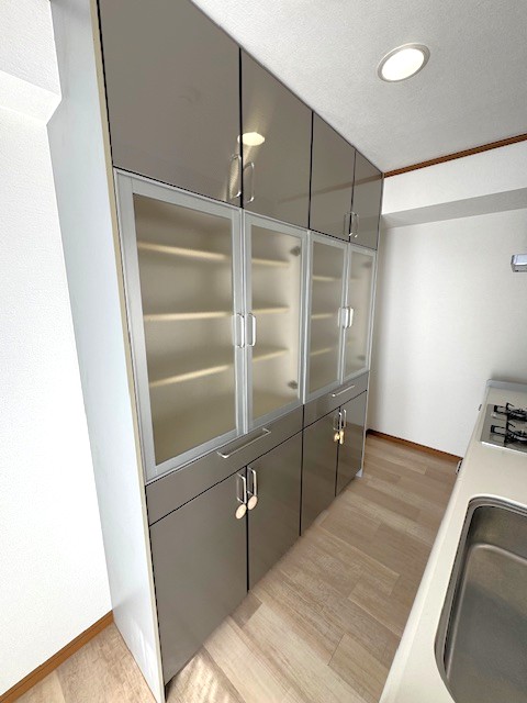その他設備　食器棚です