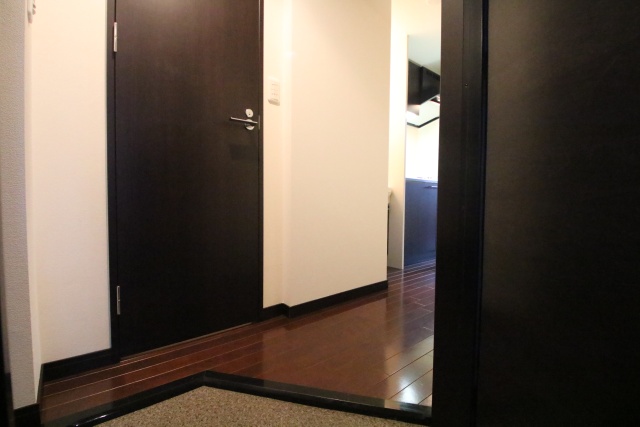 玄関　※別室の参考写真の為、現況優先です。