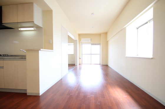 居室・リビング　※別部屋の写真です