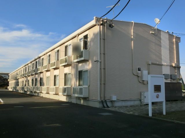 建物外観　お車をお持ちの方は便利な立地ですね