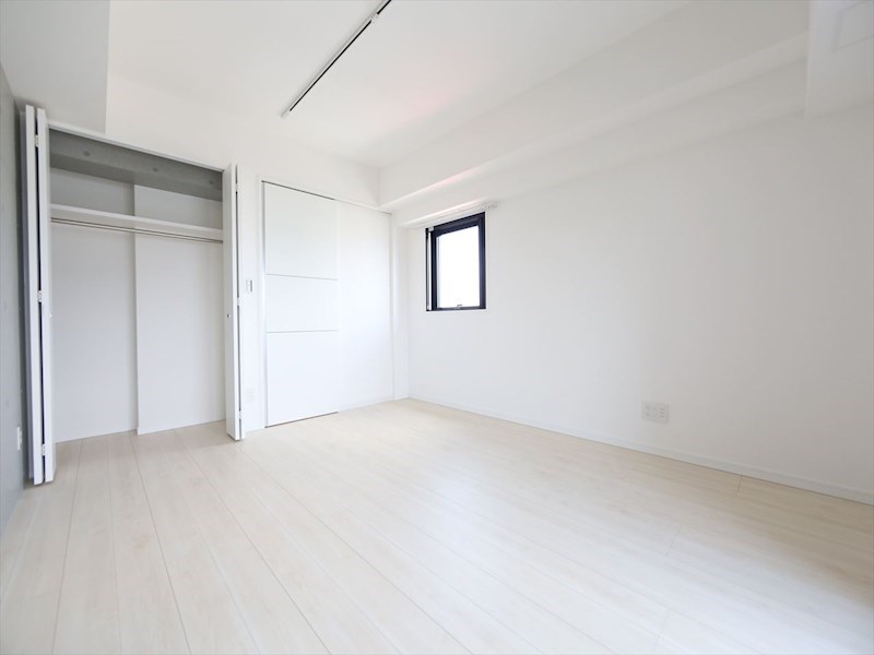 その他部屋・スペース　洋室9帖　2面採光　クローゼット付（収納充実してます）