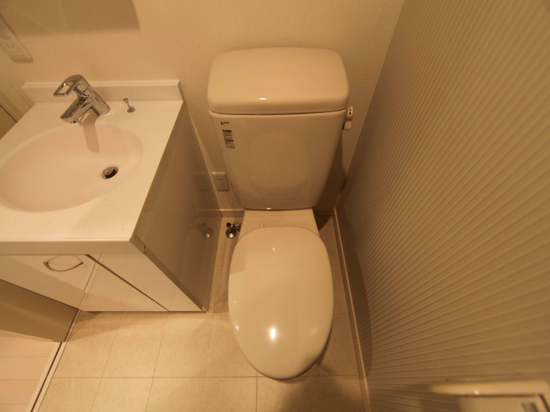 トイレ　温水洗浄暖房便座取り付け可トイレ