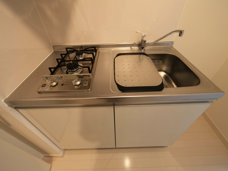 キッチン　システムキッチン（ガス2口）冷蔵庫・レンジ等ご用意できます