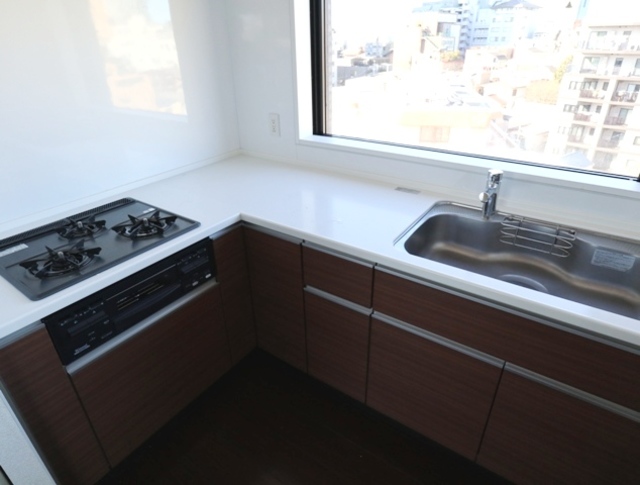 キッチン　※写真は同タイプ住戸です。