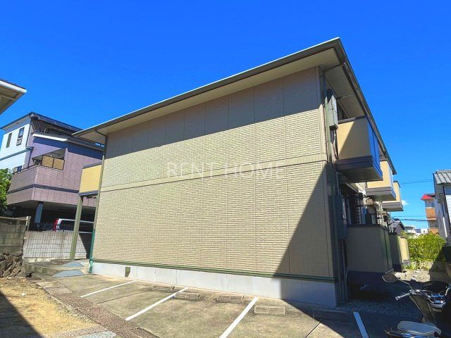 建物外観　軽量鉄骨造