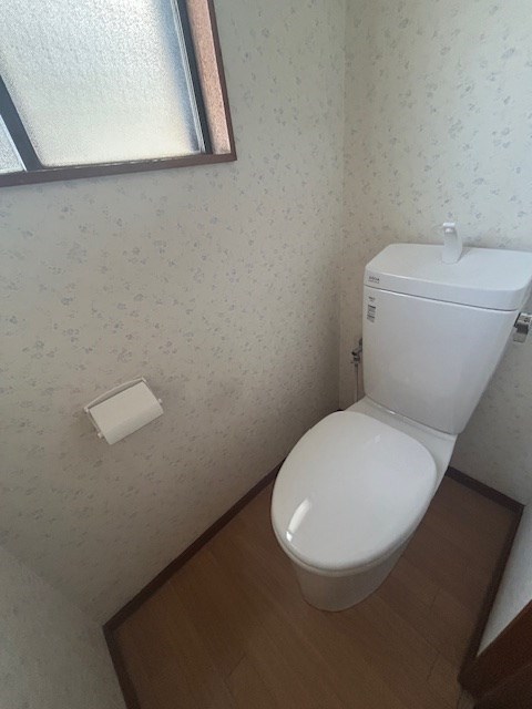 トイレ　バストイレ独立設計